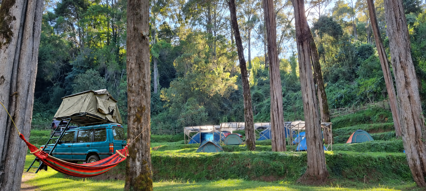 camping-teal-car-natural-anchored-v9